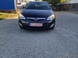 Culoarenegru Utilizat 2012 Opel Astra Design Edition Break | 3.750 EUR (Preț OK)
