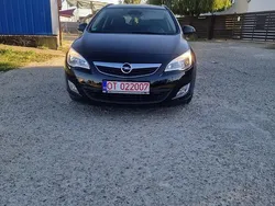 Culoarenegru Utilizat 2012 Opel Astra Design Edition Break | 3.750 EUR (Preț OK)