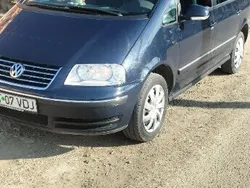 Utilizat 2010 VW Sharan Monovolum | 4.600 EUR