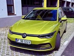 Culoaregalbeuriu Utilizat 2024 VW Golf VIII Style | 24.900 EUR (Preț bun)