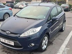 Culoarealbastru Utilizat 2009 Ford Fiesta Ghia | 2.950 EUR (Scump)