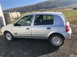 Utilizat 2005 Renault Clio II Berlinǎ | 2.500 EUR