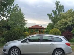 Gri Utilizat 2015 Opel Astra Break | 4.400 EUR (Preț bun)