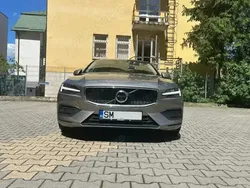 Auriu Utilizat 2019 Volvo S60 Momentum Berlinǎ | 30.700 EUR