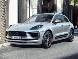 Dolomite silver metallic Utilizat 2022 Porsche Macan S SUV | 65.000 EUR
