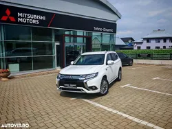 Alb Utilizat 2020 Mitsubishi Outlander P-HEV Intense SUV | 19.950 EUR (Preț bun)