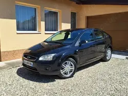 Negru Utilizat 2006 Ford Focus Hatchback | 699 EUR (Super Preț)