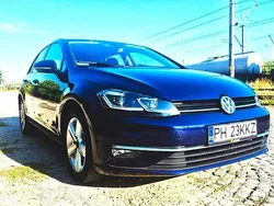 Culoarealbastru Utilizat 2018 VW Golf VII Comfortline Berlinǎ | 14.999 EUR (Scump)