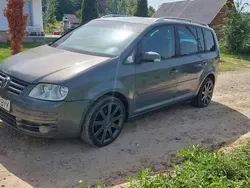 Utilizat 2006 VW Touran Monovolum | 1.650 EUR (Preț bun)