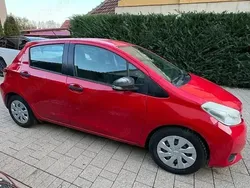 Rosu Utilizat 2012 Toyota Yaris Berlinǎ | 4.300 EUR