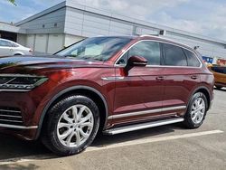 Rosu Utilizat 2019 VW Touareg Atmosphere SUV | 42.000 EUR (Scump)