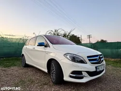 Culoarealb Utilizat 2017 Mercedes B250e Monovolum | 15.900 EUR