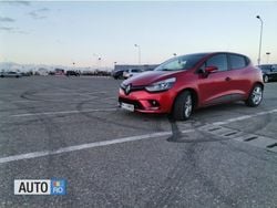 Rosu Utilizat 2019 Renault Clio IV Life Hatchback | 10.500 EUR (Scump)