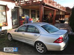 Utilizat 2002 Mercedes C220 | 2.150 EUR