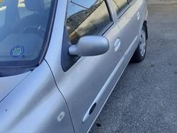 Utilizat 2006 Renault Clio Symbol Berlinǎ | 1.990 EUR