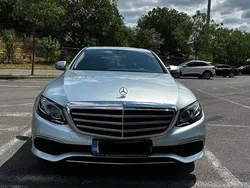 Gri Utilizat 2018 Mercedes E220 Berlinǎ | 26.400 EUR (Super Preț)