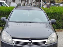 Negru Utilizat 2012 Opel Astra Break | 3.400 EUR (Preț OK)