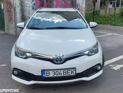 Culoarealb Utilizat 2018 Toyota Auris Hybrid Break | 11.600 EUR (Preț bun)