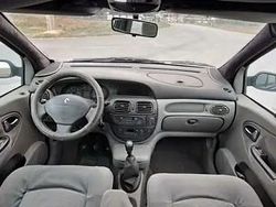 Utilizat 2002 Renault Scénic Monovolum | 3.500 EUR
