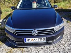 Culoarenegru Utilizat 2015 VW Passat Comfortline Break | 10.300 EUR (Scump)