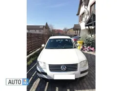 Alb Utilizat 2001 VW Passat Edition Berlinǎ | 1.999 EUR