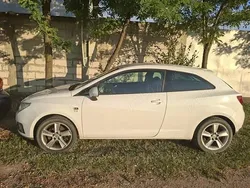 Alb Utilizat 2011 Seat Ibiza Hatchback | 3.000 EUR