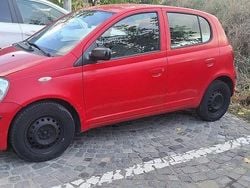 Culoarerosu Utilizat 2005 Toyota Yaris | 4.500 EUR