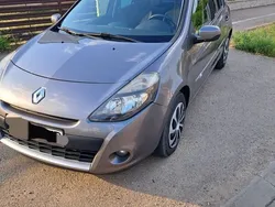 Gri Utilizat 2011 Renault Clio III Authentique Hatchback | 2.350 EUR