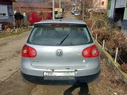 Utilizat 2004 VW Golf V | 2.400 EUR (Preț bun)
