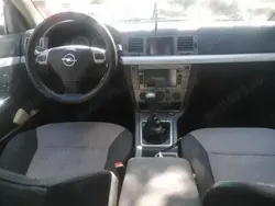 Utilizat 2005 Opel Vectra Berlinǎ | 1.800 EUR
