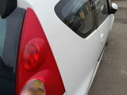 Alb Utilizat 2006 Peugeot 107 Hatchback | 2.500 EUR