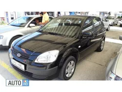 Negru Utilizat 2006 Kia Rio Hatchback | 2.500 EUR