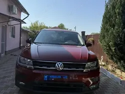 Rosu Utilizat 2018 VW Tiguan SUV | 19.000 EUR (Preț OK)