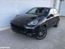 Culoarenegru Utilizat 2017 Porsche Cayenne SUV | 32.500 EUR (Super Preț)