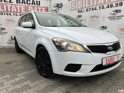 Alb Utilizat 2013 Kia Ceed 2 Break | 6.440 EUR