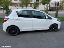 Culoarealb Utilizat 2019 Toyota Yaris Hybrid Eco | 14.000 EUR (Preț OK)