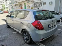 Gri Utilizat 2009 Kia Ceed Hatchback | 3.250 EUR (Preț OK)