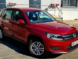 Rosu Utilizat 2014 VW Tiguan LOUNGE SUV | 10.200 EUR (Preț OK)