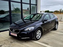 Culoarenegru Utilizat 2015 Volvo V40 Momentum Break | 7.999 EUR (Preț OK)