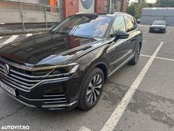 Culoaremaro Utilizat 2019 VW Touareg Elegance SUV | 39.000 EUR (Preț OK)