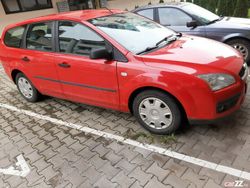 Rosu Utilizat 2005 Ford Focus Trend+ Break | 1.799 EUR (Preț OK)