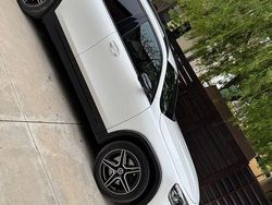 Culoarealb Utilizat 2021 Mercedes GLB250 SUV | 30.800 EUR