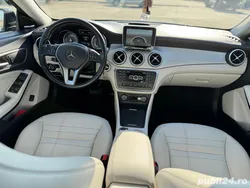 Negru Utilizat 2013 Mercedes CLA220 Berlinǎ | 15.000 EUR