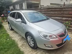 Gri Utilizat 2011 Opel Astra Hatchback | 4.100 EUR (Preț OK)
