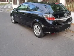 Negru Utilizat 2008 Opel Astra GTC Coupe | 1.600 EUR