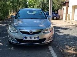 Utilizat 2011 Opel Astra Hatchback | 2.990 EUR (Preț bun)