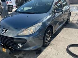Utilizat 2006 Peugeot 307 Hatchback | 1.400 EUR (Preț bun)