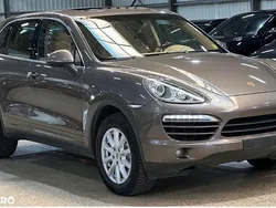 Culoaremaro Utilizat 2013 Porsche Cayenne SUV | 18.300 EUR