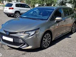 Culoareverde Utilizat 2020 Toyota Corolla Business Edition Break | 15.950 EUR (Preț bun)