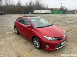 Rosu Utilizat 2013 Toyota Auris Hybrid Hatchback | 11.350 EUR (Puțin scump)
